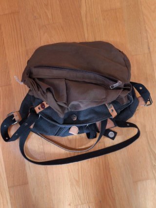 Bolso KONO Negro con Cierre Antirrobo