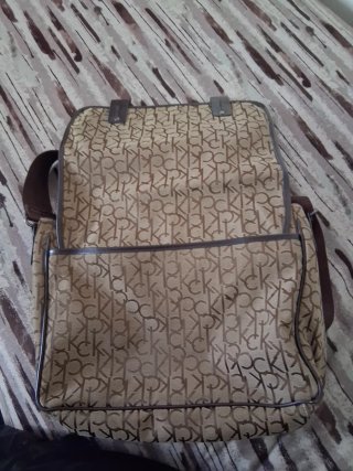 Borsone Calvin Klein monogramma marrone