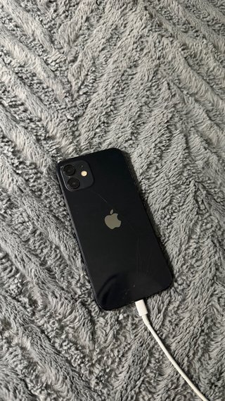 iPhone 12 y fundas de silicona