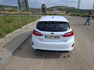 Ford Fiesta 2023 en muy buen estado