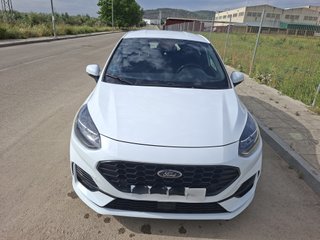 Ford Fiesta 2023 en muy buen estado