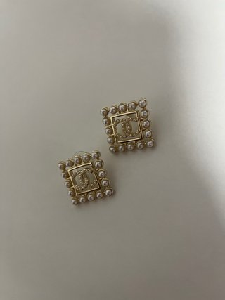 Pendientes Chanel Cuadrados Perlas Dorados