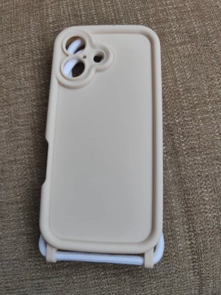 Fundas iPhone 17 con Cuerda   15€ por unidad