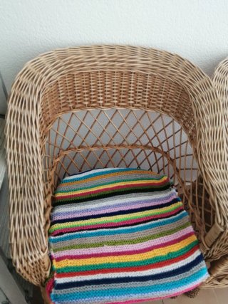 SILLONES DE MIMBRE, DE REGALO MESA À JUEGO.