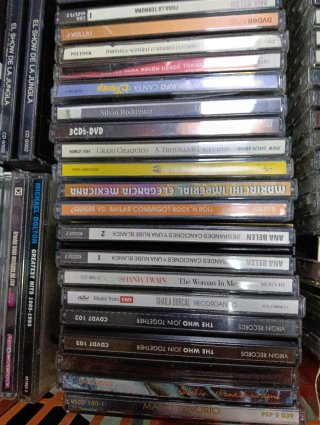 Lote más de 100 CDs Música Variada Años 90