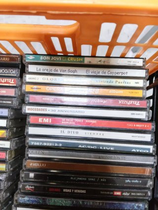 Lote más de 100 CDs Música Variada Años 90