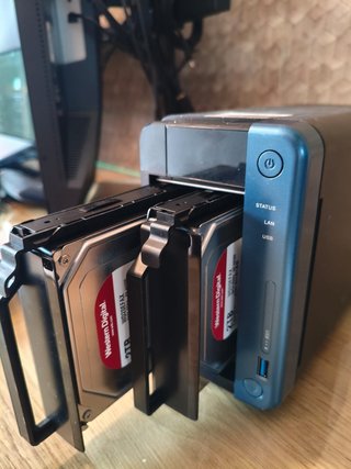 NAS QNAP TS-253Be con WD 2TB