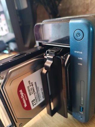 NAS QNAP TS-253Be con WD 2TB