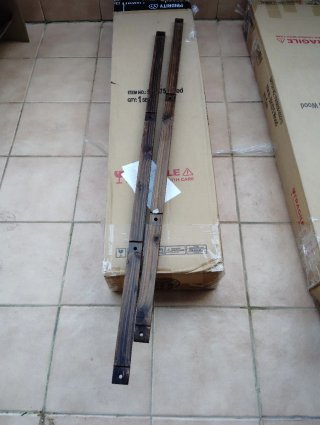 Estantería nueva de madera para plantas