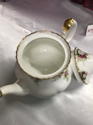 Tetera Royal Albert Celebration Porcelana
