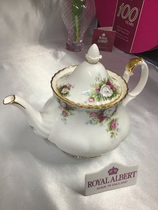 Tetera Royal Albert Celebration Porcelana