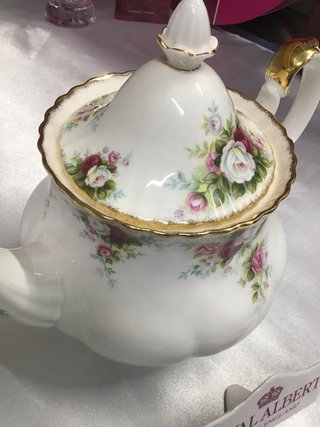 Tetera Royal Albert Celebration Porcelana