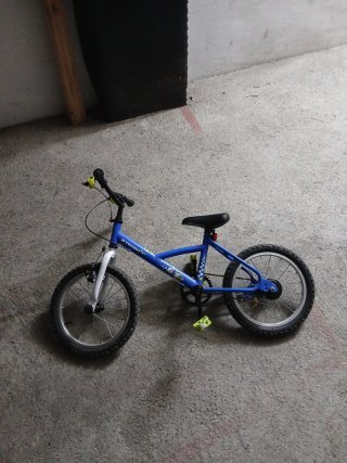 Bicicleta infantil azul