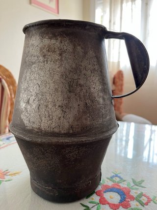Olla a presión hierro y jarra trasiego
