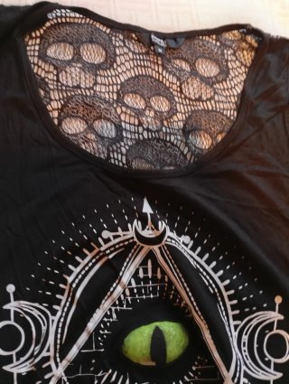 Camiseta gótica El Ojo Que Todo Lo Ve