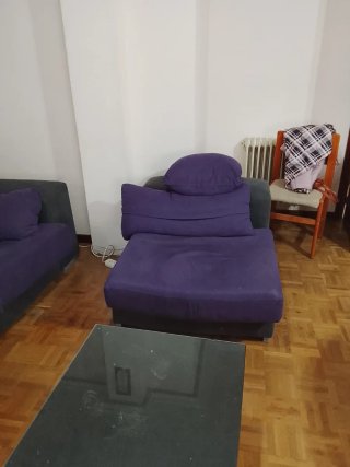 Mobiliario Salón: Sofá, mesa comedor, aparador..