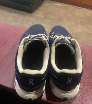 Zapatillas On Running Azules y Blancas
