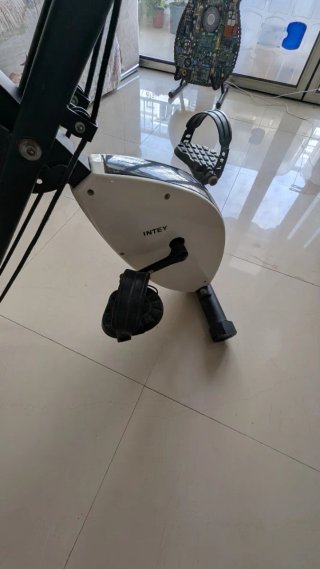 Bicicleta Estática INTEY Plegable 16 Niveles LCD