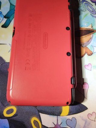 New Nintendo 2DS XL Pokeball Edition