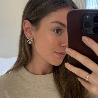 Pendientes lazo perla dorados