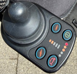 Silla Eléctrica Quickie Q50 R Carbon Ultraligera