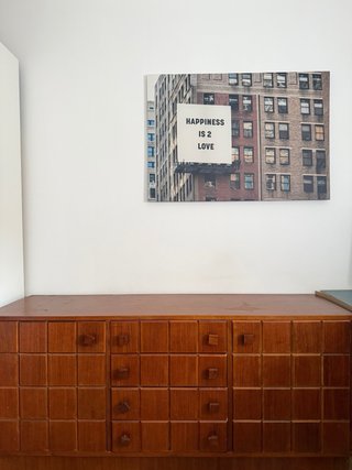Mueble rústico de madera marrón