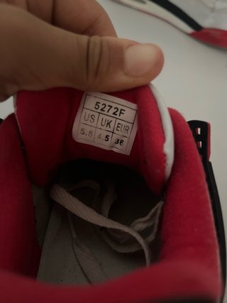 Sneakers Jordan 4 Rosse e Bianche