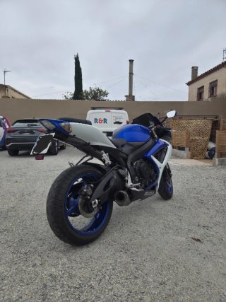 Suzuki GSXR 600 Azul y Blanca