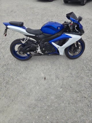 Suzuki GSXR 600 Azul y Blanca