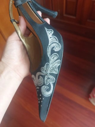 Zapatos de fiesta JhesU negros y plateados