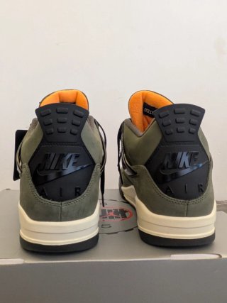 Jordan 4 Undefeated Verde Naranja