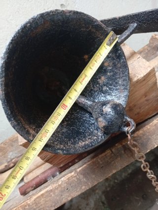 Campana antigua de fundición,Llamador