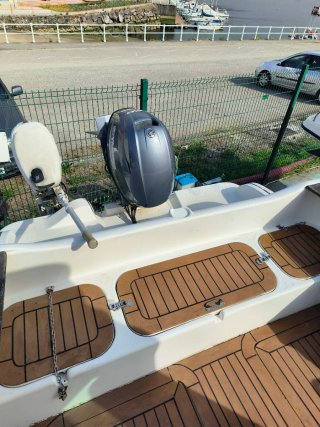 Barco Aciplas 6,40