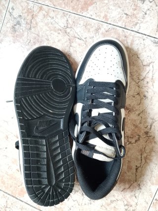 Zapatillas Nike Air Blancas y Negras