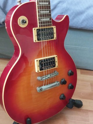 Guitarra epiphone Les Paul  + Amplificador Peavey