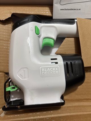 Sierra de calar Black+Decker Reviva 12V