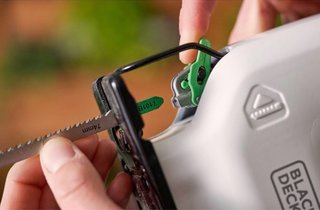 Sierra de calar Black+Decker Reviva 12V