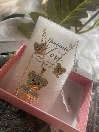 Conjunto chapado graduacion.Finos Ositos