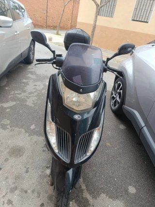 Moto Scooter 125cc Negra Automática