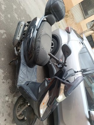 Moto Scooter 125cc Negra Automática