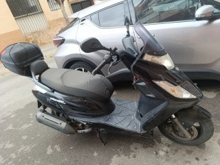 Moto Scooter 125cc Negra Automática
