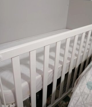 Cuna blanca con colchón