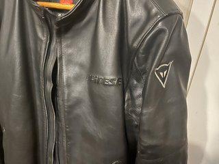 Traje de cuero Dainese, para moto