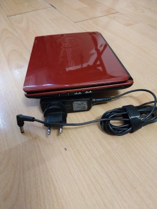 Acer Aspire One D270 Portátil Rojo