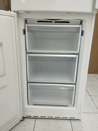 NEVERA MARCA BOSCH 2+60 cm