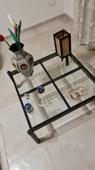 Tavolino quadrato in vetro e legno