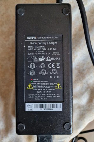 Batería y Cargador Bicicleta Eléctrica