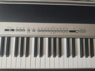 Piano Korg SP300