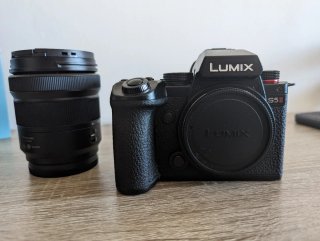 Panasonic Lumix S5 II + Lente 20-60mm