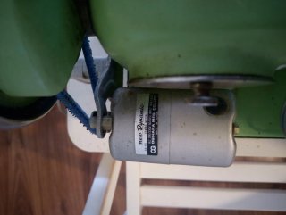 Máquina de coser antigua ALFA